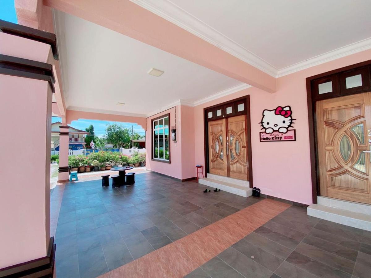 Hellokitty House - Unit 1 Villa Куала Теренгану Екстериор снимка