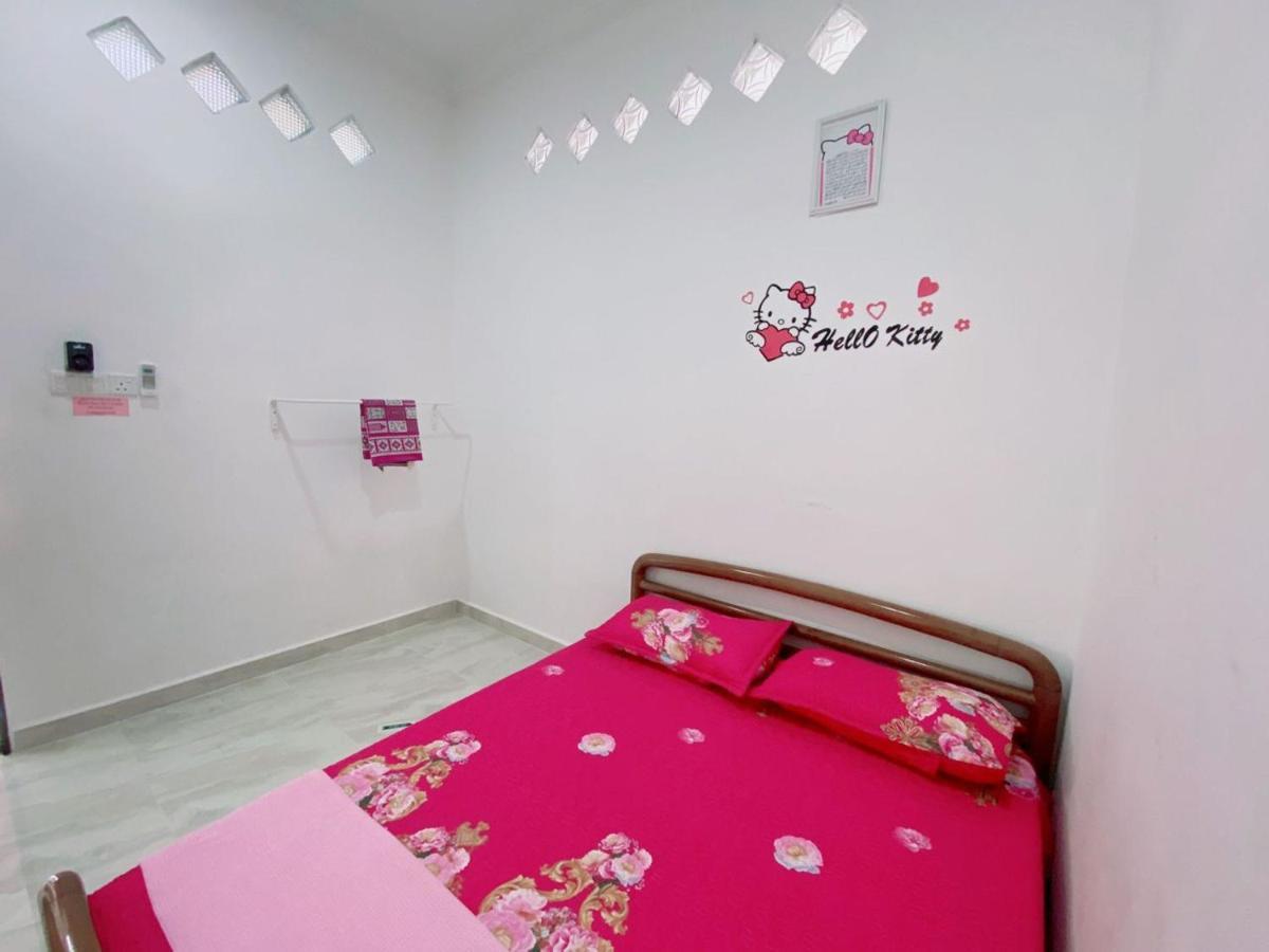 Hellokitty House - Unit 1 Villa Куала Теренгану Екстериор снимка