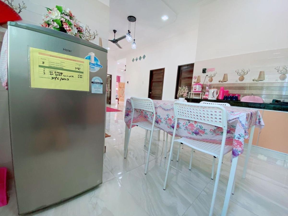 Hellokitty House - Unit 1 Villa Куала Теренгану Екстериор снимка