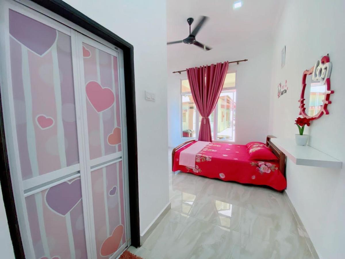 Hellokitty House - Unit 1 Villa Куала Теренгану Екстериор снимка