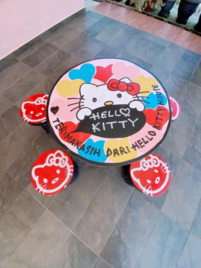 Hellokitty House - Unit 1 Villa Куала Теренгану Екстериор снимка