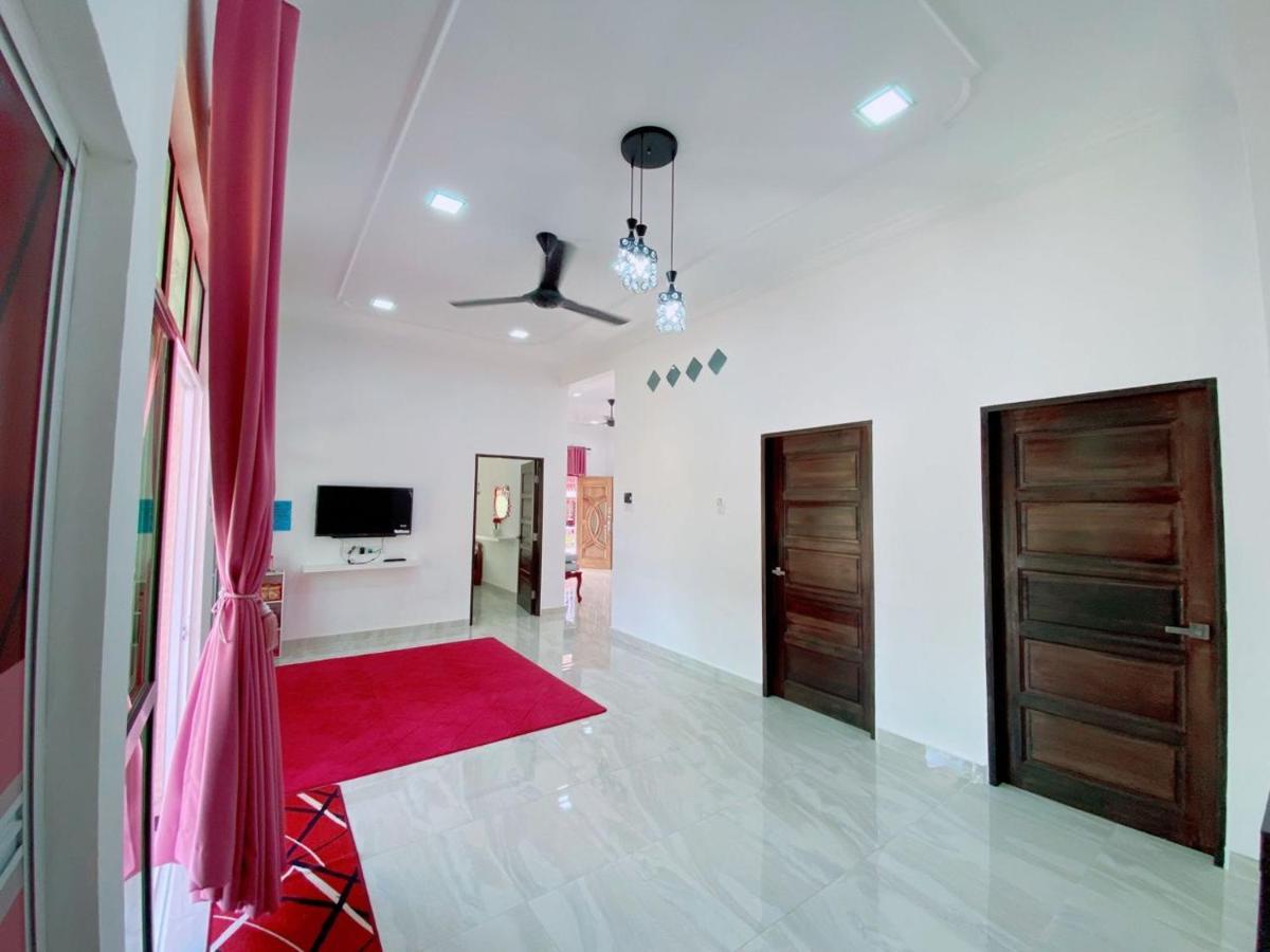 Hellokitty House - Unit 1 Villa Куала Теренгану Екстериор снимка