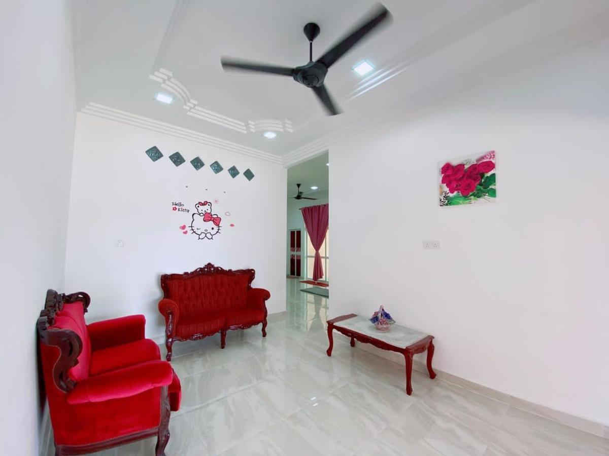 Hellokitty House - Unit 1 Villa Куала Теренгану Екстериор снимка